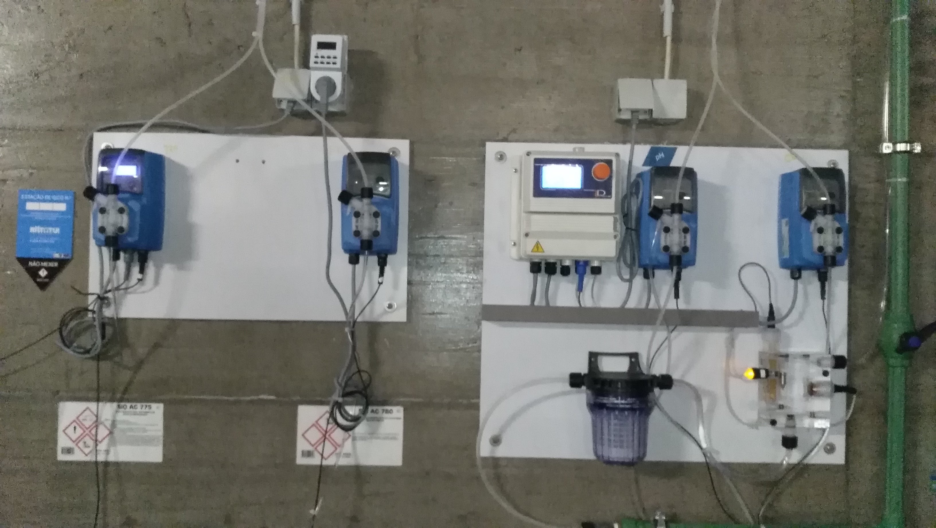 Painel Controlo Automatico Agua Do Furo e Tratamento agua circuito  Refrigeração do Chiler